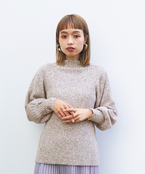 ENNEA(エンネア)の「【2021AW】メランジネップヤーン・ボリューム袖ハイネックふわふわ5Gニット(ニット/セーター・レディース・ライトグレー/ベージュ/オフホワイト・M)」の3枚目の写真