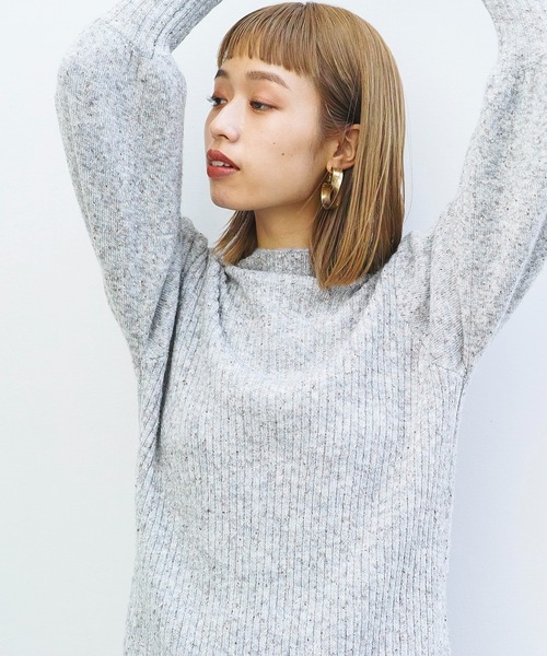 ENNEA(エンネア)の「【2021AW】メランジネップヤーン・ボリューム袖ハイネックふわふわ5Gニット(ニット/セーター・レディース・ライトグレー/ベージュ/オフホワイト・M)」の2枚目の写真