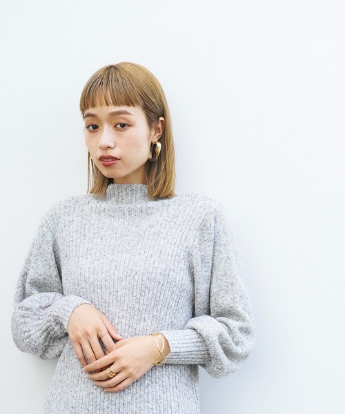 ENNEA(エンネア)の「【2021AW】メランジネップヤーン・ボリューム袖ハイネックふわふわ5Gニット(ニット/セーター・レディース・ライトグレー/ベージュ/オフホワイト・M)」の4枚目の写真