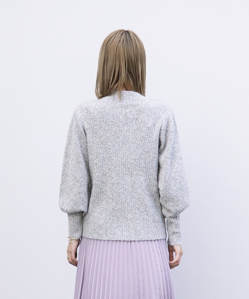 ENNEA(エンネア)の「【2021AW】メランジネップヤーン・ボリューム袖ハイネックふわふわ5Gニット(ニット/セーター・レディース・ライトグレー/ベージュ/オフホワイト・M)」の14枚目の写真