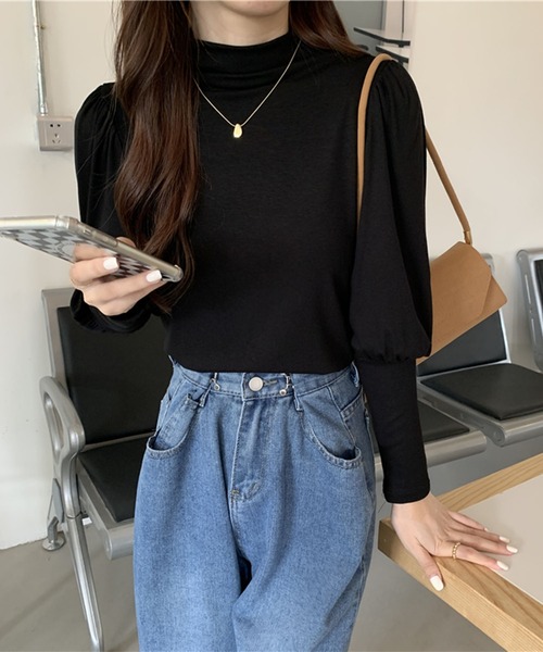 me+em select(ミームセレクト)の「【 6色展開 】裏起毛ギャザーパフ袖ロングカフストップス(Tシャツ/カットソー・レディース・ホワイト/ブラック/ブラウン/グレー/モカ/キャメル・FREE)」の12枚目の写真