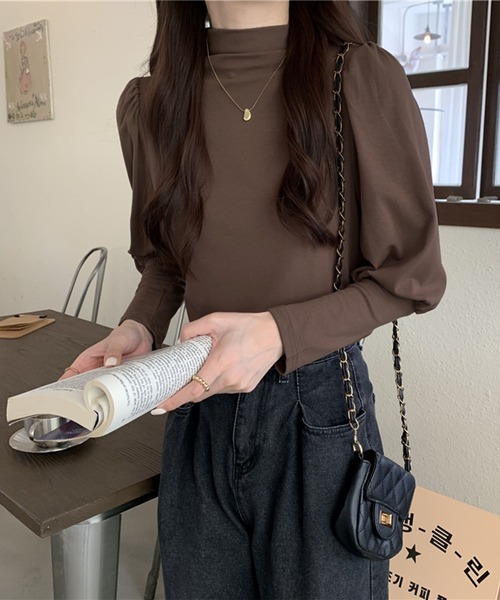 me+em select(ミームセレクト)の「【 6色展開 】裏起毛ギャザーパフ袖ロングカフストップス(Tシャツ/カットソー・レディース・ホワイト/ブラック/ブラウン/グレー/モカ/キャメル・FREE)」の18枚目の写真