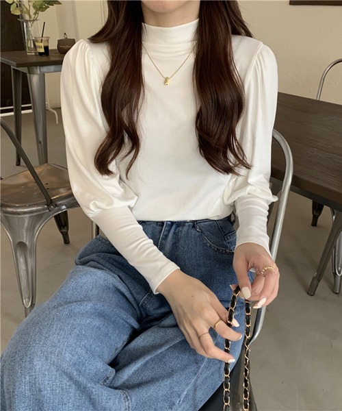 me+em select(ミームセレクト)の「【 6色展開 】裏起毛ギャザーパフ袖ロングカフストップス(Tシャツ/カットソー・レディース・ホワイト/ブラック/ブラウン/グレー/モカ/キャメル・FREE)」の9枚目の写真