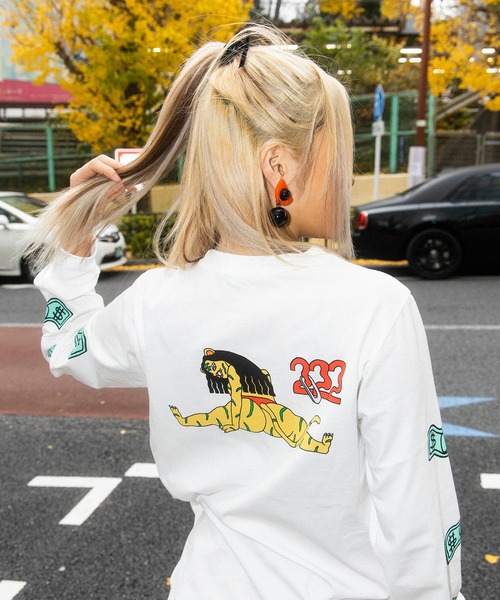 PUNYUS（プニュズ）の「寅プリントロンＴ（Tシャツ/カットソー・レディース・ホワイト/スミクロ・1/2/4/3）」の2枚目の写真