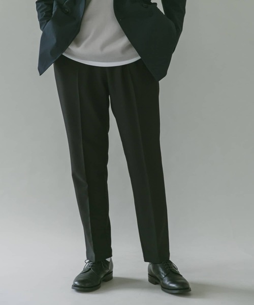 URBAN RESEARCH DOORS(アーバンリサーチドアーズ)の「TRテーパードトラウザー(その他パンツ・メンズ・ブラウン/ブラック/ベージュ/ブルー・40/38/36)」の2枚目の写真