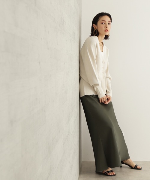 NATURAL BEAUTY BASIC(ナチュラルビューティーベーシック)の「ヴィンテージライクサテンマキシスカート(スカート・レディース・ラベンダー/ベージュ/グリーン・MEDIUM/SMALL)」の22枚目の写真