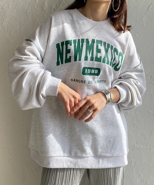 She's Closet(シーズクローゼット)の「裏毛ビッグシルエットカレッジロゴプリント長袖プルオーバースウェット(スウェット・レディース・グリーン/レッド/グレー/ネイビー・FREE)」の3枚目の写真