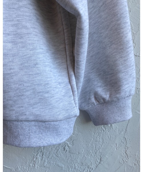 She's Closet(シーズクローゼット)の「裏毛ビッグシルエットカレッジロゴプリント長袖プルオーバースウェット(スウェット・レディース・グリーン/レッド/グレー/ネイビー・FREE)」の14枚目の写真