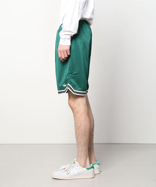 adidas(アディダス)の「タイショーン バスケットボール ショーツ / ハーフパンツ / アディダスオリジナルス(ジェンダーニュートラル/メンズ/レディース)(その他パンツ・メンズ・ダークグリーン/オフホワイト/ブラック×ゴールド・SMALL/MEDIUM/LARGE/X-LARGE/XXX-LARGE/XX-LARGE/X-SMALL)」の11枚目の写真