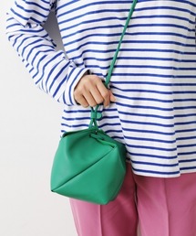 スクエアポシェット