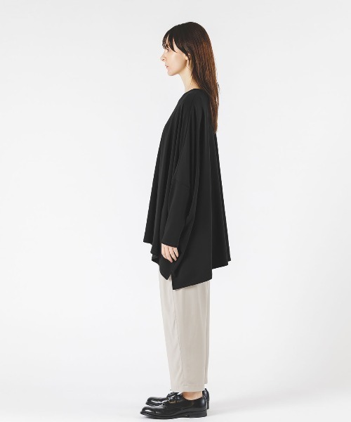 mizuiroind(ミズイロインド)の「mizuiro ind クルーネックワイドチュニック(チュニック・レディース・ブラック/チャコールグレー/ブルー/ベージュ・FREE)」の17枚目の写真