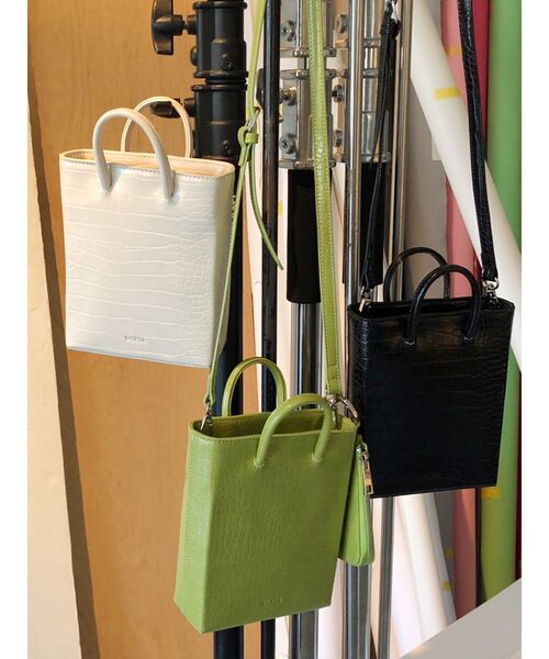 MURUA（ムルーア）の「ボディショッパーバッグ（ショルダーバッグ・レディース・アイボリー/ブラック/ライトグリーン・FREE）」の4枚目の写真