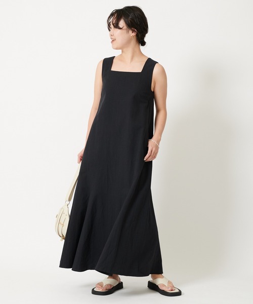 U by SPICK&SPAN(ユーバイスピックアンドスパン)の「スクエアネック リネンドレス(ワンピース・レディース・ブラック/ベージュ・38/36)」の4枚目の写真