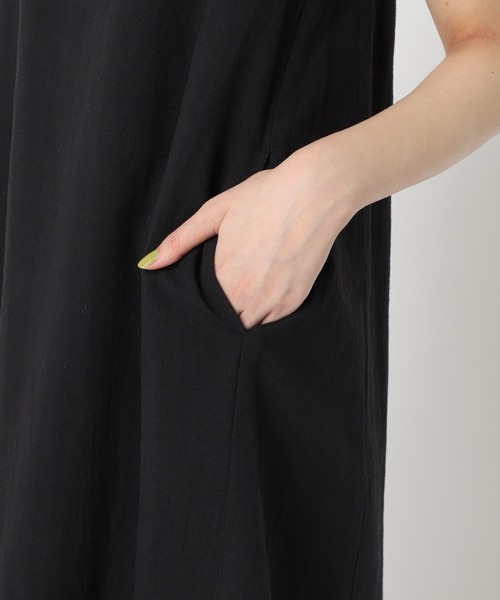 U by SPICK&SPAN(ユーバイスピックアンドスパン)の「スクエアネック リネンドレス(ワンピース・レディース・ブラック/ベージュ・38/36)」の20枚目の写真