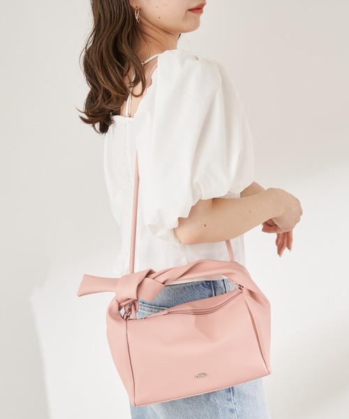 Chico（チコ）の「ねじりハンドルスクエアBAG（ハンドバッグ・レディース・アイボリー/ブラック/ピンク・FREE）」の3枚目の写真