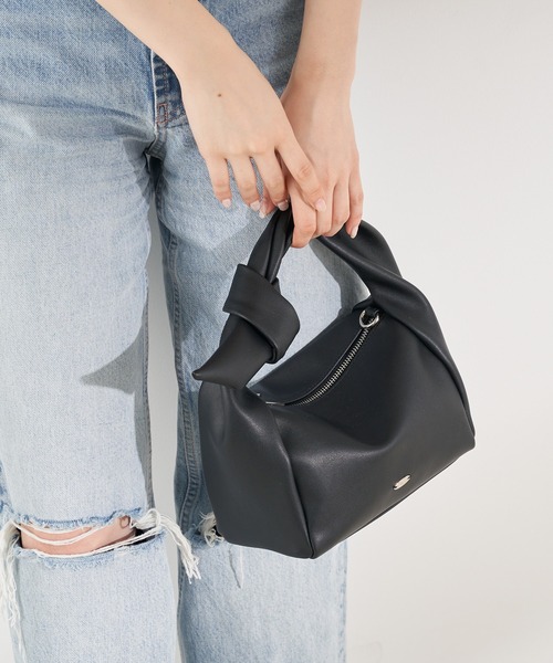 Chico（チコ）の「ねじりハンドルスクエアBAG（ハンドバッグ・レディース・アイボリー/ブラック/ピンク・FREE）」の8枚目の写真