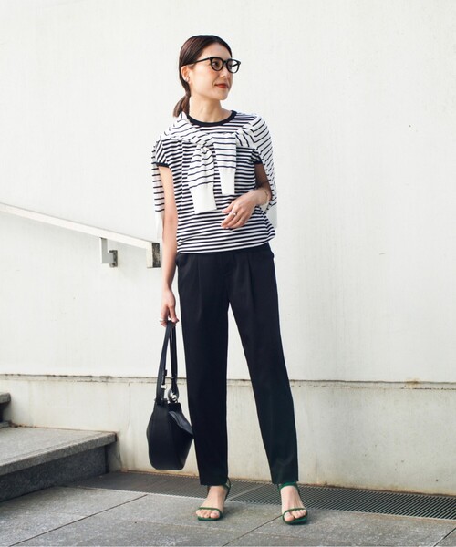 UNTITLED（アンタイトル）の「◆【通勤】ストレッチサテン テーパードパンツ＜洗える＞（その他パンツ・レディース・ライトブルー/ブラック/ライトベージュ/カーキ・44/46/48/42/00/01/02/03/04）」の19枚目の写真