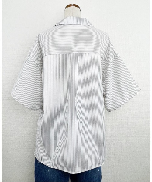 WORLD WIDE LOVE!(ワールドワイドラブ)の「ストライプ半袖シャツ(シャツ/ブラウス・レディース・ブラック/ベージュ/グリーン・1)」の8枚目の写真