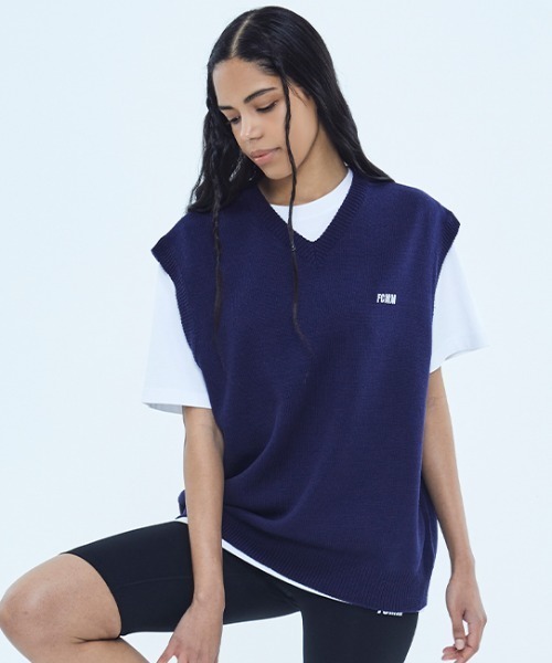 FCMM(エフシーエムエム)の「CLUB TEAM KINT VEST/クラブチームニットベスト(ベスト・メンズ・ネイビー/ブラック/グレー/ブラウン・MEDIUM/LARGE/X-LARGE)」の4枚目の写真