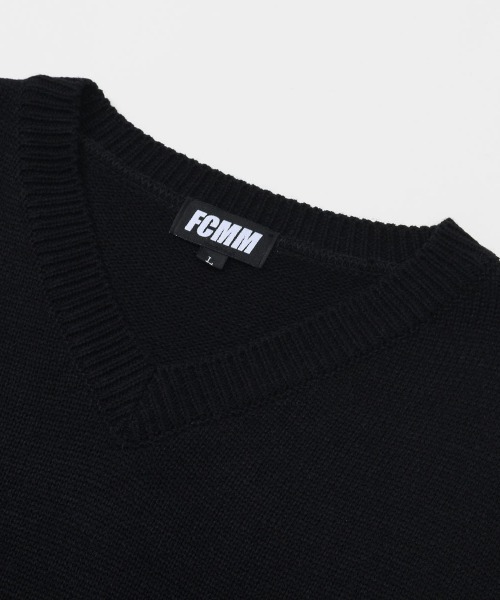 FCMM(エフシーエムエム)の「CLUB TEAM KINT VEST/クラブチームニットベスト(ベスト・メンズ・ネイビー/ブラック/グレー/ブラウン・MEDIUM/LARGE/X-LARGE)」の7枚目の写真