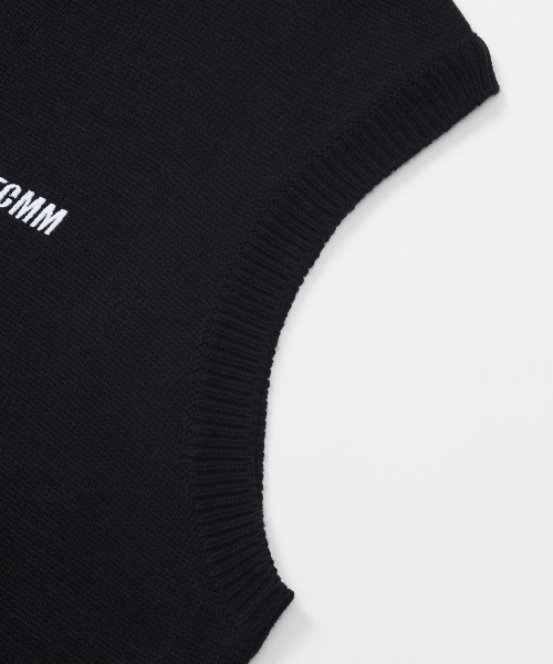 FCMM(エフシーエムエム)の「CLUB TEAM KINT VEST/クラブチームニットベスト(ベスト・メンズ・ネイビー/ブラック/グレー/ブラウン・MEDIUM/LARGE/X-LARGE)」の9枚目の写真
