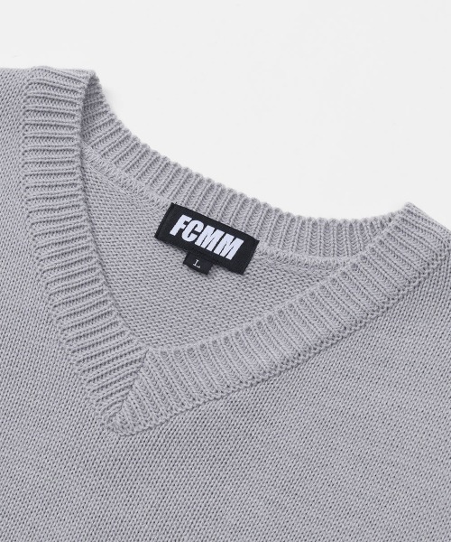 FCMM(エフシーエムエム)の「CLUB TEAM KINT VEST/クラブチームニットベスト(ベスト・メンズ・ネイビー/ブラック/グレー/ブラウン・MEDIUM/LARGE/X-LARGE)」の17枚目の写真