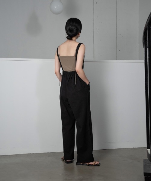 lawgy（ラウジー）の「adjustable simple salopette（サロペット/オーバーオール・レディース・ブラック/アイボリー・FREE）」の3枚目の写真