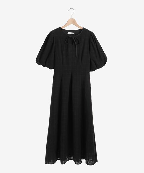 MAJESTIC LEGON（マジェスティックレゴン）の「フロントリボンナチュラルワンピース（ワンピース・レディース・アイボリー/ブラック・MEDIUM）」の18枚目の写真