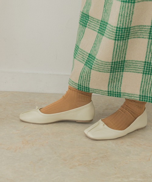 RODE SKO（ロデスコ）の「ギャザーフラットシューズ（バレエシューズ・レディース・ブラック/ブラウン/アイボリー・38/36/37）」の9枚目の写真