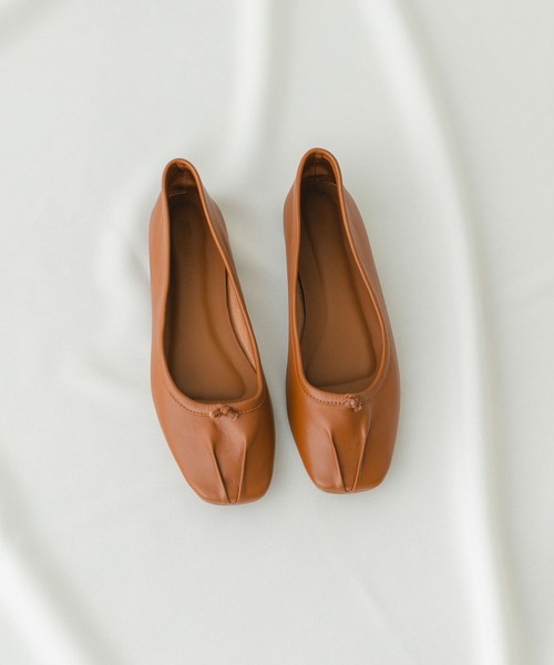 RODE SKO（ロデスコ）の「ギャザーフラットシューズ（バレエシューズ・レディース・ブラック/ブラウン/アイボリー・38/36/37）」の17枚目の写真