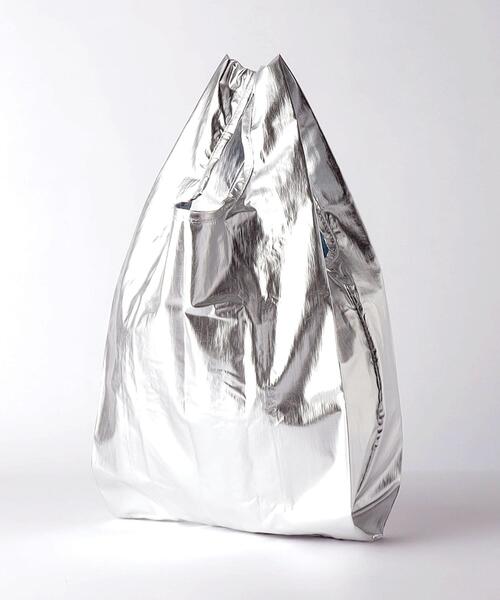 BAGGU(バグー)の「<BAGGU>メタリック ポケッタブルバッグ/BABY(ショルダーバッグ・レディース・シルバー・FREE)」の2枚目の写真