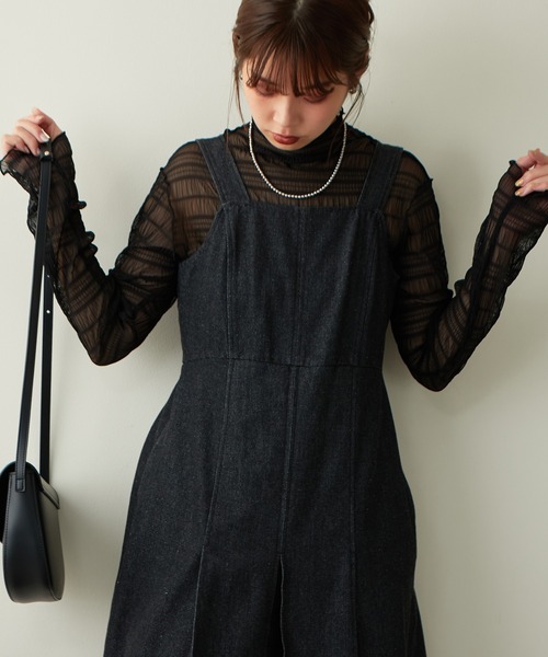 natural couture(ナチュラルクチュール)の「2022AWアイテム/WEB限定カラーあり/スモッキングレースハイネックプルオーバー(Tシャツ/カットソー・レディース・ブラック/グレー/ピンク/グリーン/アイボリー・FREE)」の3枚目の写真