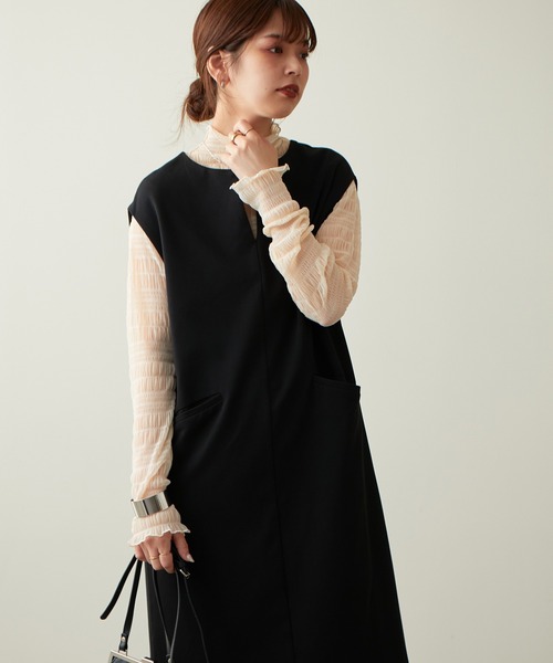 natural couture(ナチュラルクチュール)の「2022AWアイテム/WEB限定カラーあり/スモッキングレースハイネックプルオーバー(Tシャツ/カットソー・レディース・ブラック/グレー/ピンク/グリーン/アイボリー・FREE)」の18枚目の写真