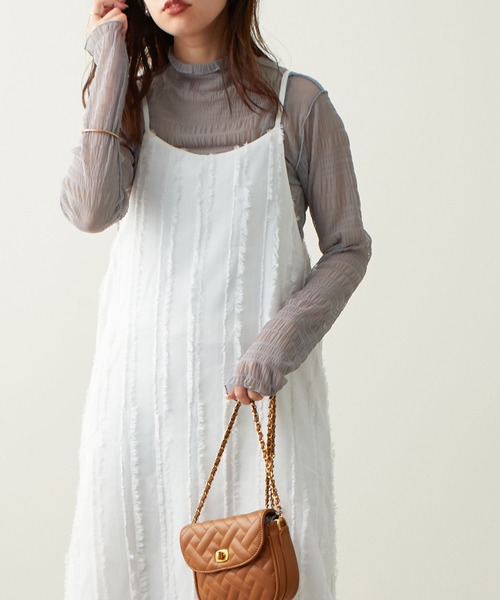 natural couture(ナチュラルクチュール)の「2022AWアイテム/WEB限定カラーあり/スモッキングレースハイネックプルオーバー(Tシャツ/カットソー・レディース・ブラック/グレー/ピンク/グリーン/アイボリー・FREE)」の7枚目の写真