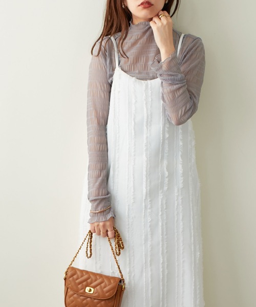 natural couture(ナチュラルクチュール)の「2022AWアイテム/WEB限定カラーあり/スモッキングレースハイネックプルオーバー(Tシャツ/カットソー・レディース・ブラック/グレー/ピンク/グリーン/アイボリー・FREE)」の15枚目の写真