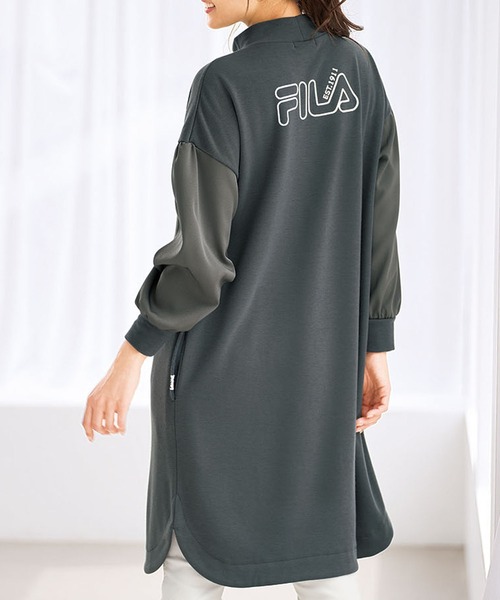 BELLUNA PLUS(ベルーナ)の「FILA 袖切替デザイン裏ファーワンピース(ワンピース・レディース・グレー/ピンク/ブルー・MEDIUM/LARGE/X-LARGE)」の2枚目の写真