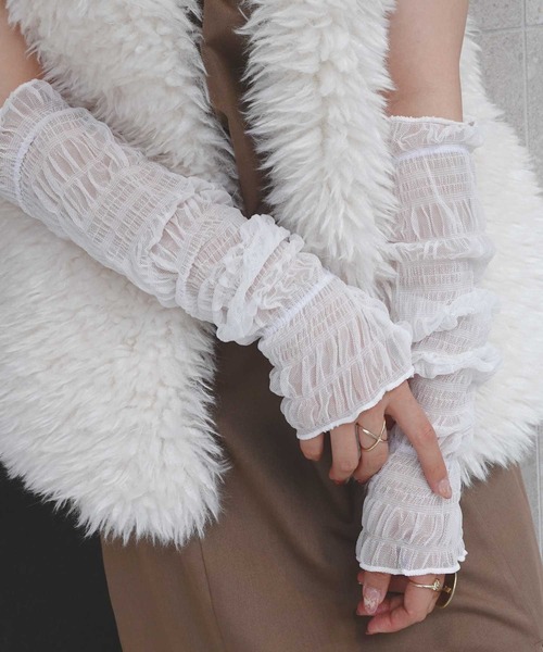 CORNERS（コーナーズ）の「シアーシャーリングアームウォーマー（アームカバー・レディース・ブラック/ベージュ/オフホワイト・FREE）」の5枚目の写真