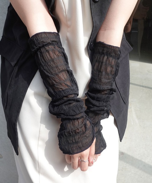 CORNERS（コーナーズ）の「シアーシャーリングアームウォーマー（アームカバー・レディース・ブラック/ベージュ/オフホワイト・FREE）」の6枚目の写真