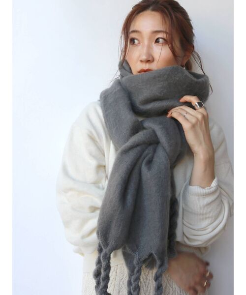 Ungrid（アングリッド）の「カラー起毛マフラー（マフラー・レディース・グレー/グリーン/アイボリー・FREE）」の4枚目の写真
