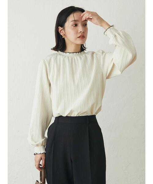 ELENCARE DUE（エレンカーレデュエ）の「・ELENCARE DUE メローハイネックブラウス（シャツ/ブラウス・レディース・グレイッシュベージュ/イエロー/アイボリー/ブラック・FREE）」の5枚目の写真