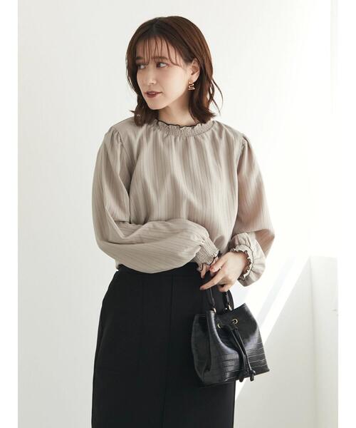 ELENCARE DUE（エレンカーレデュエ）の「・ELENCARE DUE メローハイネックブラウス（シャツ/ブラウス・レディース・グレイッシュベージュ/イエロー/アイボリー/ブラック・FREE）」の12枚目の写真