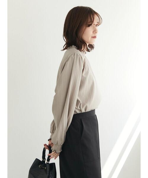 ELENCARE DUE（エレンカーレデュエ）の「・ELENCARE DUE メローハイネックブラウス（シャツ/ブラウス・レディース・グレイッシュベージュ/イエロー/アイボリー/ブラック・FREE）」の13枚目の写真