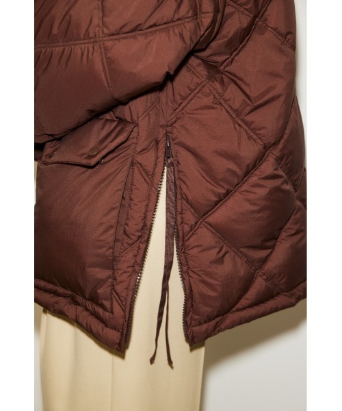 THROW by SLY（スローバイスライ）の「THROW 2WAY STAND PUFFER COAT コート ベスト ダウン スタンドネック（ブルゾン・レディース・ブラウン/アイボリー・FREE）」の15枚目の写真