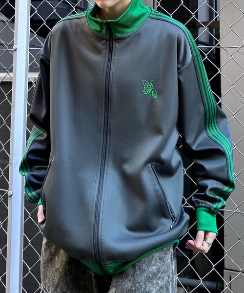 セール】'WEB限定' ビッグシルエット ワンポイント刺繍 袖ライン