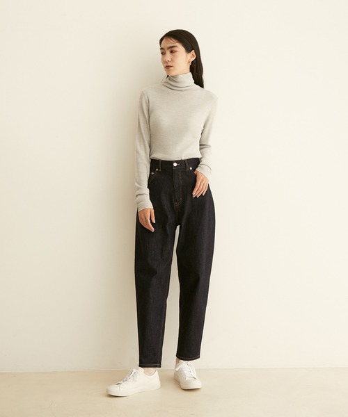 SALON adam et rope'（サロン アダム エ ロペ）の「[XXS～Lサイズ展開]【ZOZOTOWN限定】カーヴィーデニムパンツ（デニムパンツ・レディース・インディゴブルー・M/L/XS/S/XXS）」の5枚目の写真