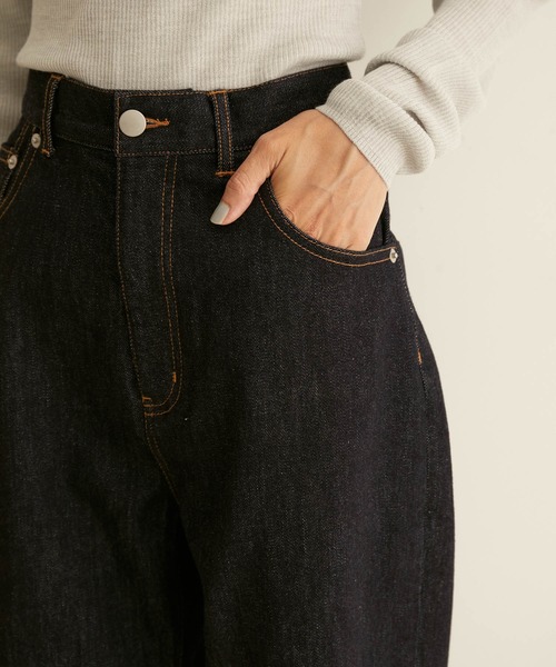 SALON adam et rope'（サロン アダム エ ロペ）の「[XXS～Lサイズ展開]【ZOZOTOWN限定】カーヴィーデニムパンツ（デニムパンツ・レディース・インディゴブルー・M/L/XS/S/XXS）」の4枚目の写真
