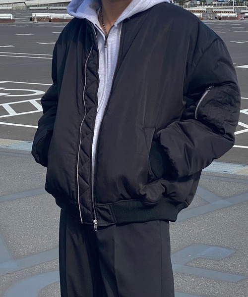 kutir(クティール)の「オーバーサイズMA-1中綿ブルゾン(MA-1・メンズ・ブラック・MEDIUM/LARGE)」の7枚目の写真