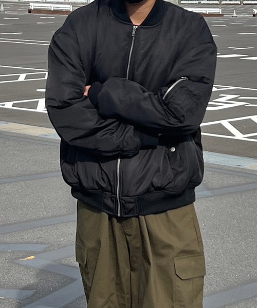 kutir(クティール)の「オーバーサイズMA-1中綿ブルゾン(MA-1・メンズ・ブラック・MEDIUM/LARGE)」の12枚目の写真