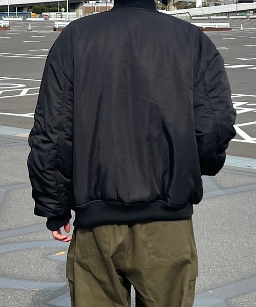 kutir(クティール)の「オーバーサイズMA-1中綿ブルゾン(MA-1・メンズ・ブラック・MEDIUM/LARGE)」の14枚目の写真