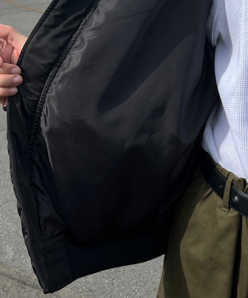 kutir(クティール)の「オーバーサイズMA-1中綿ブルゾン(MA-1・メンズ・ブラック・MEDIUM/LARGE)」の20枚目の写真